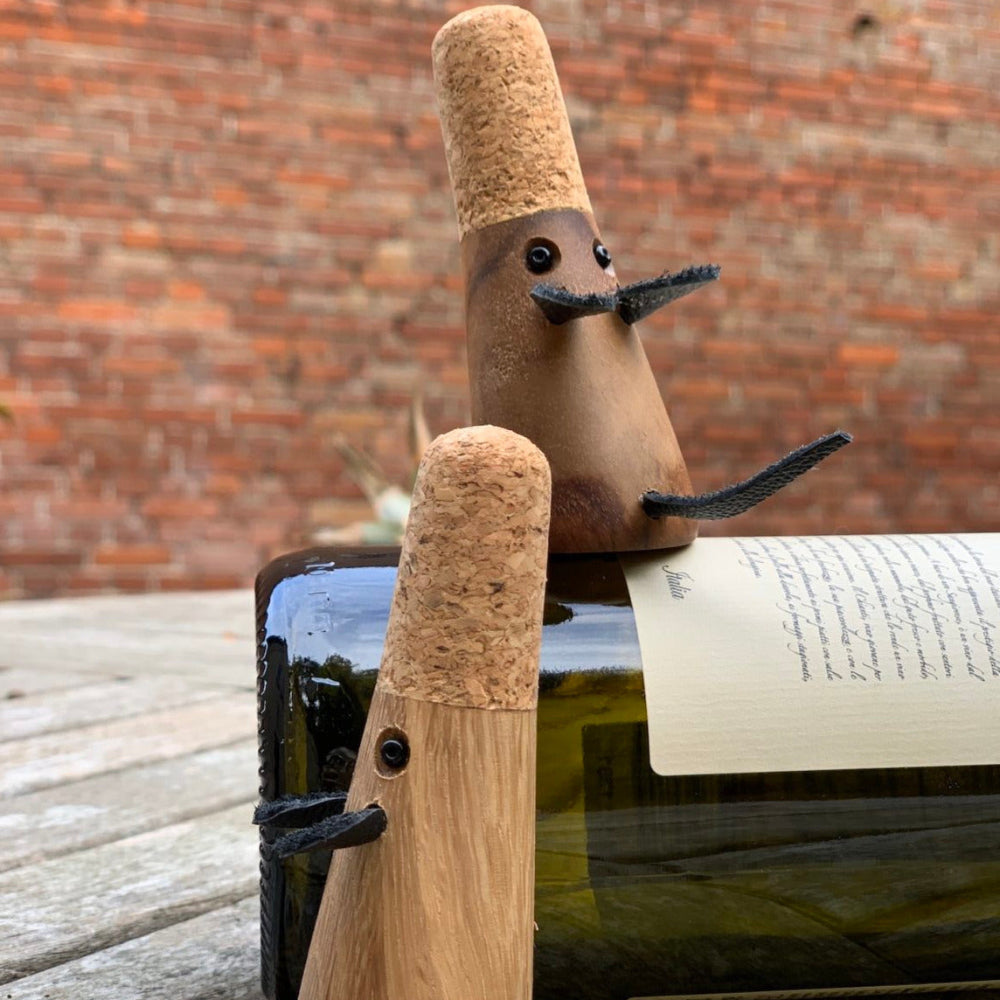 Vinprop / Vin rotte / træ / Møller Træ. 
Unik vin stopper i grnbrugstræ med korkprop fra Møller Træ.