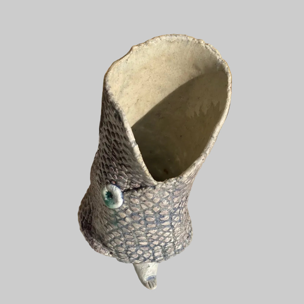 Ginette Wien / Vase  / No.1. Keramikvase med struktur og naturligt udtryk – dekorativ unika vase.